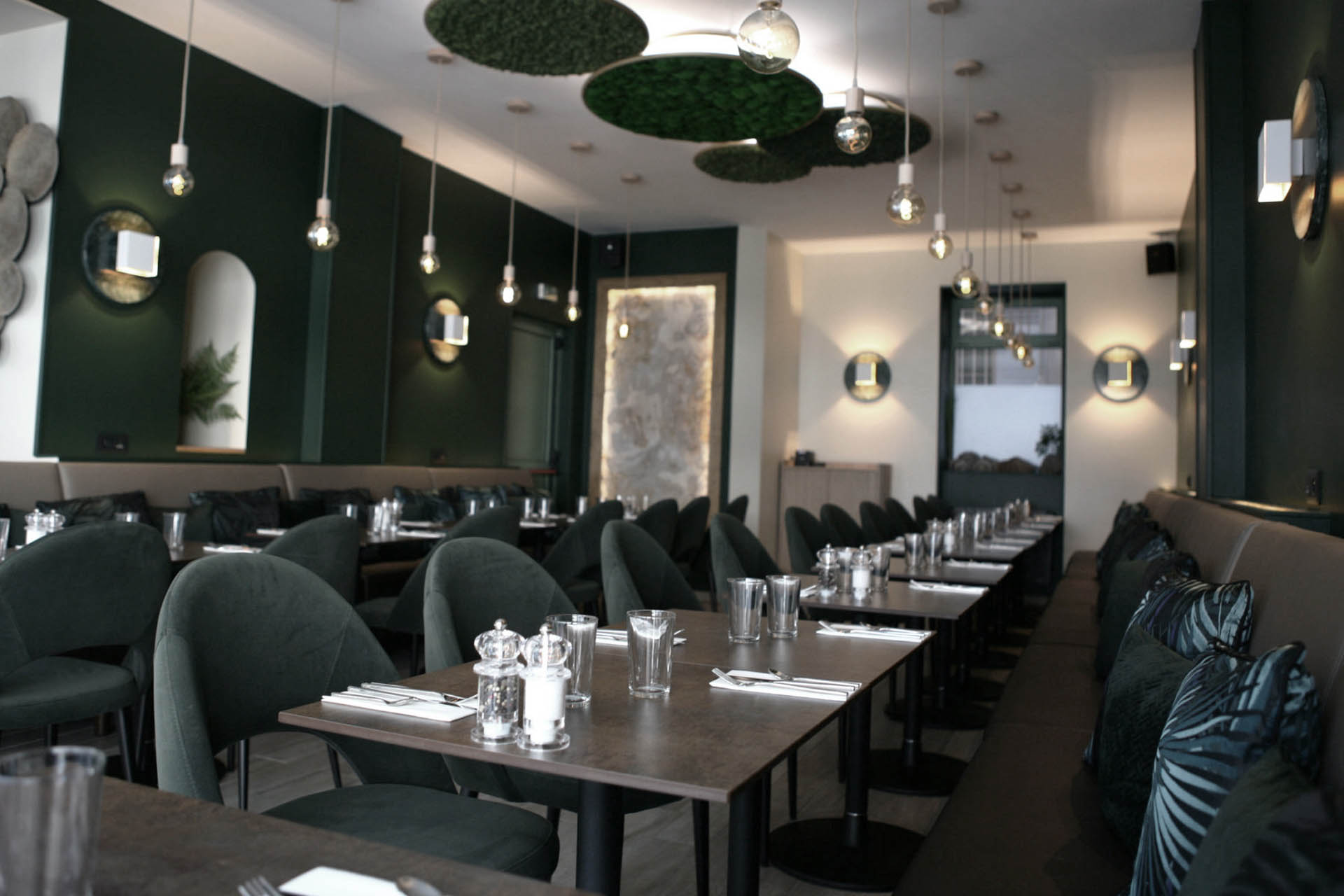 11 Best Vegetarian & Vegan Restaurants In Paris (2021)