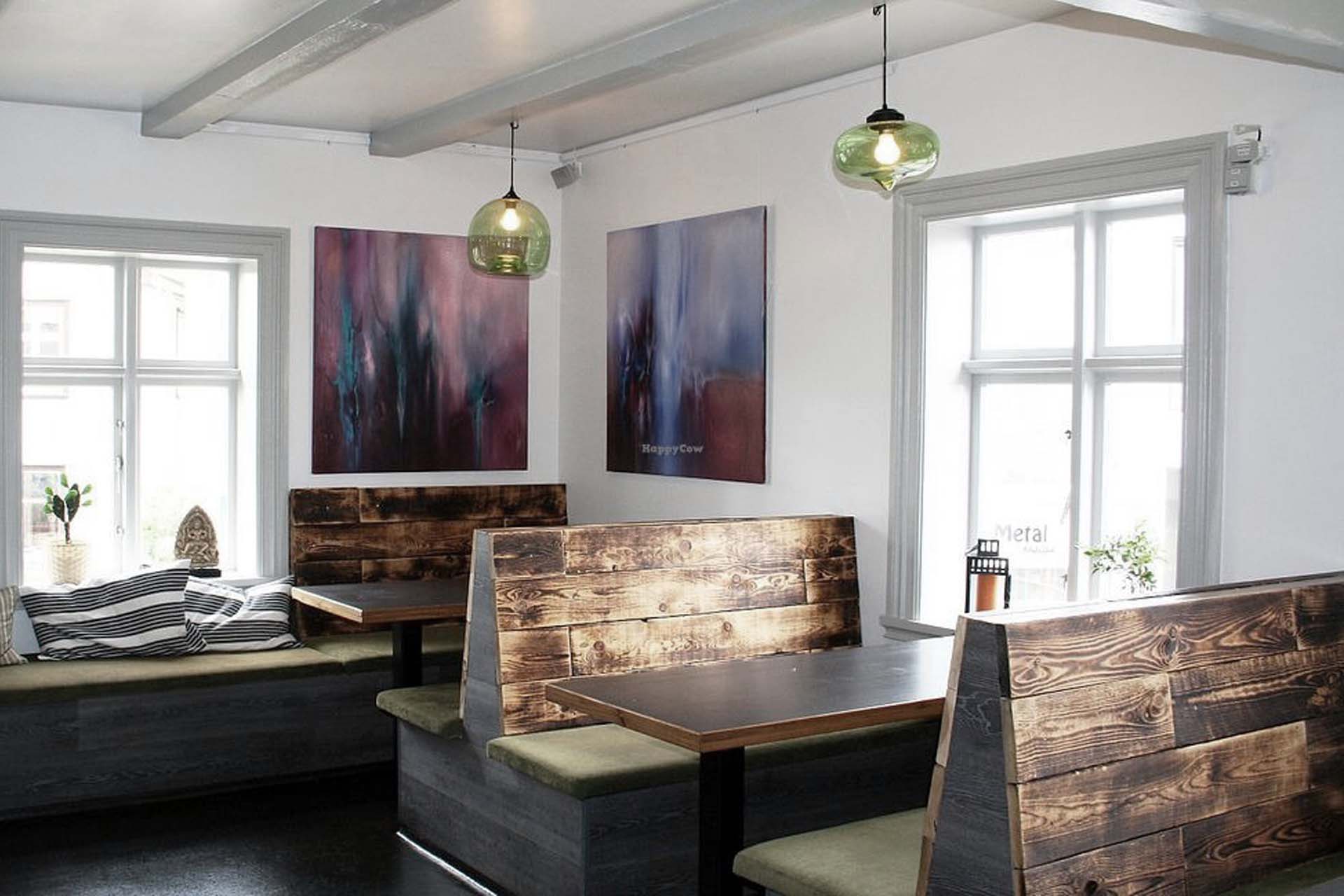 13 Best Vegan & Vegetarian Restaurants in Iceland